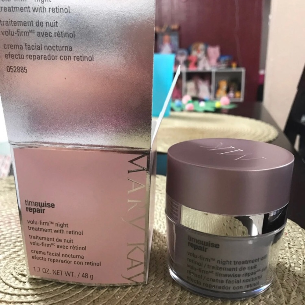 Mary kay volu-firm night cream 💕